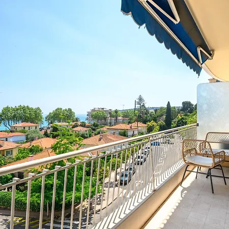 Sunny With Balcony Apartment *