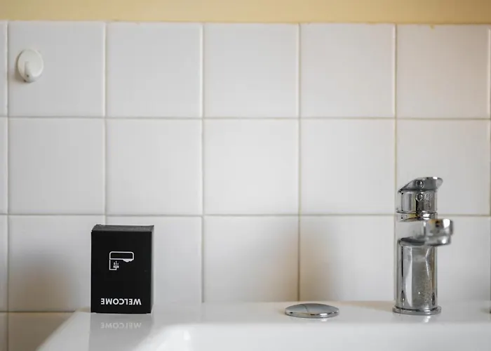 Sunny With Balcony 公寓 芒通