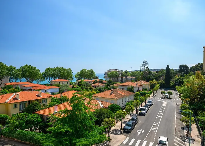 Sunny With Balcony Menton