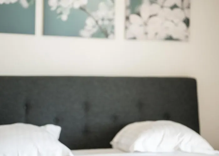 公寓 Sunny With Balcony