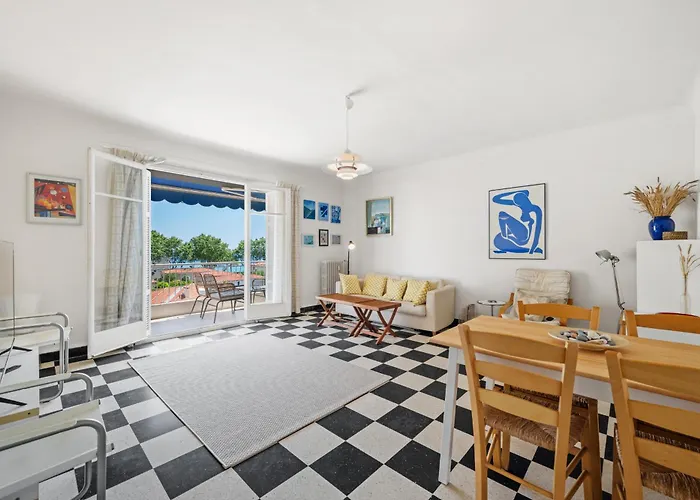 公寓 Sunny With Balcony *